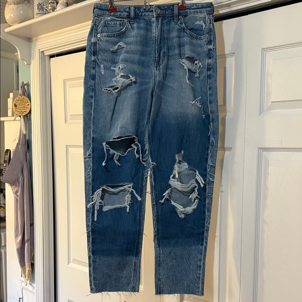 American Eagle Outfitters Ripped Blue Jeans